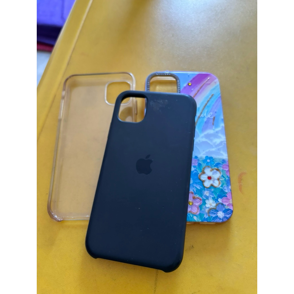 Preloved Casing Iphone 11