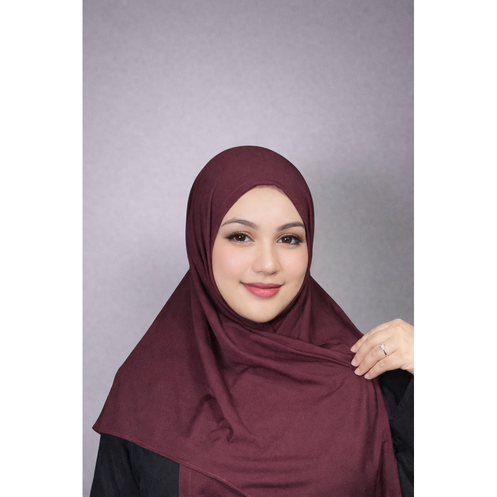 Pashmina Instan Segitiga Premium - Burgundy by SAFL HIJAB
