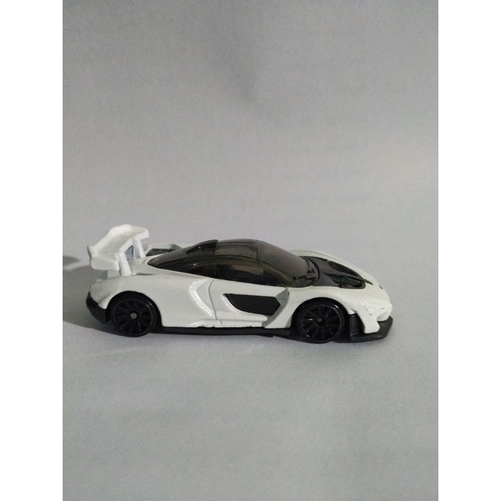 Hotwheels Mclaren Senna White Loose S-1