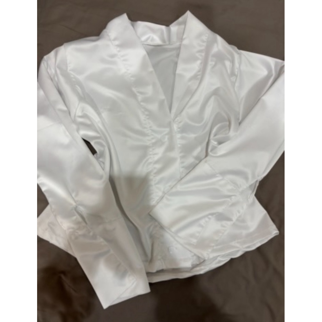 kemeja satin blouse putih