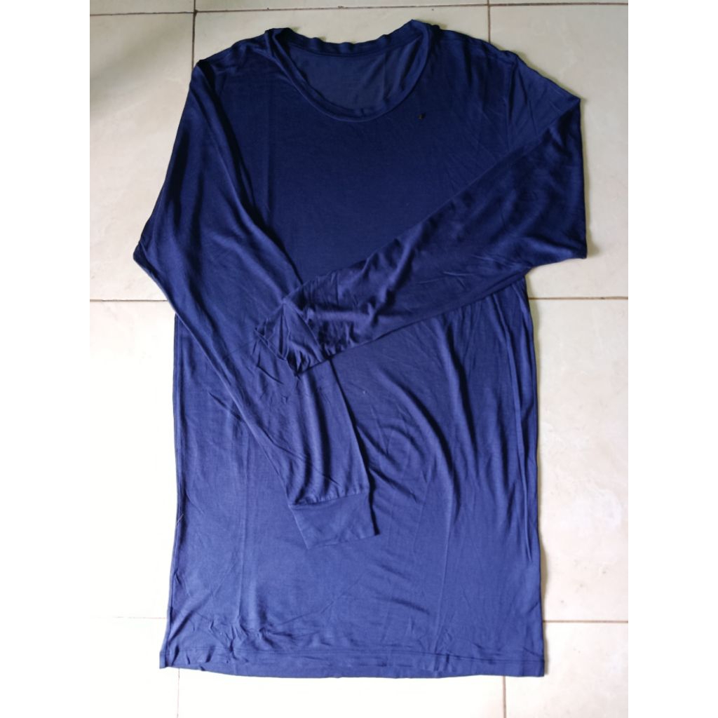 Kaos Uniqlo Heattech Long Sleeve Navy Ori Preloved
