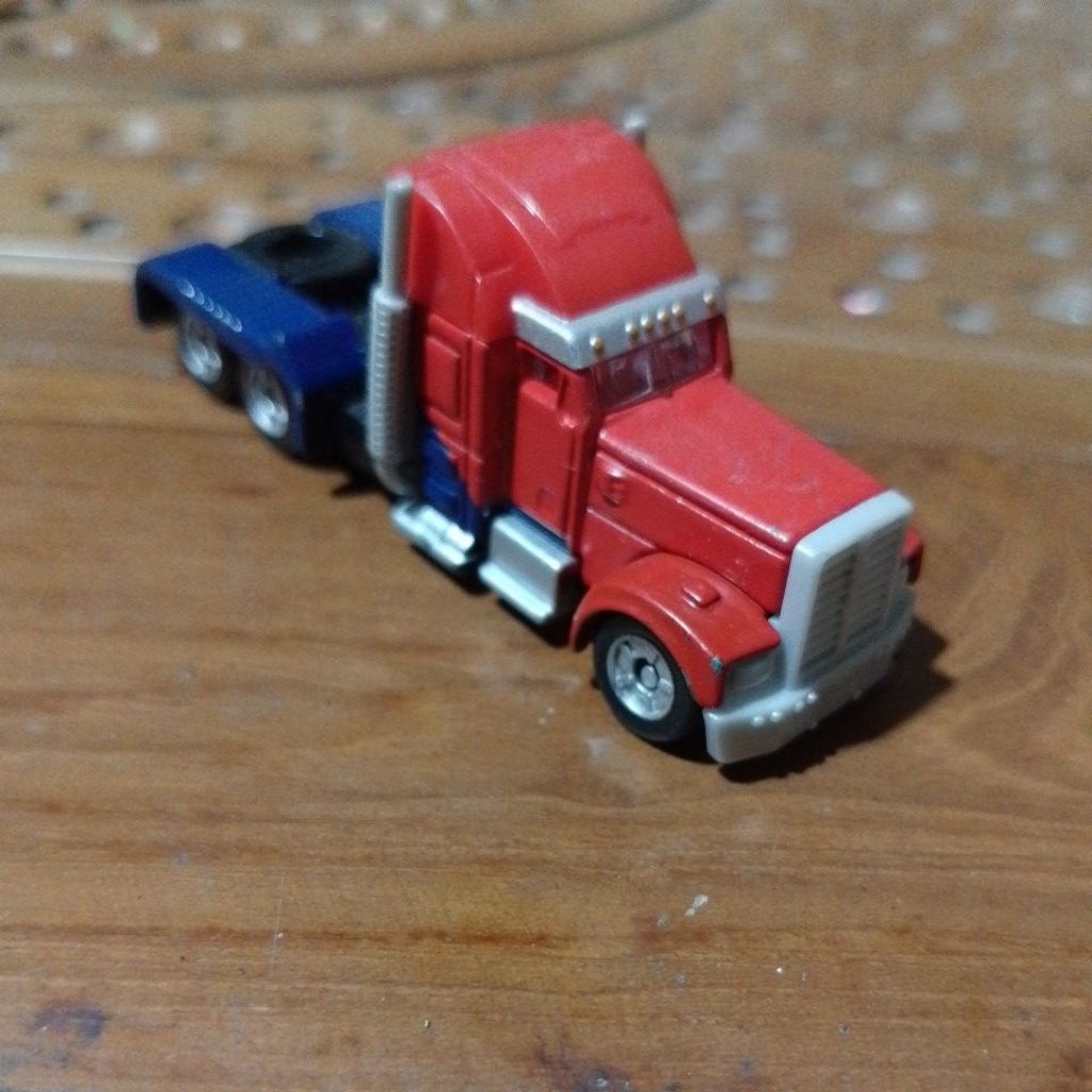 diecast tomica Optimus prime second
