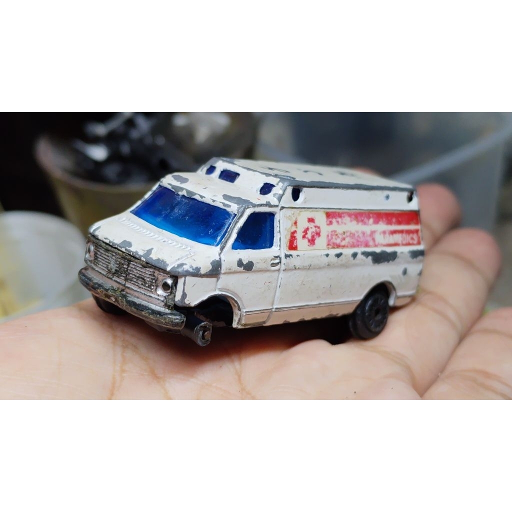 Zylmex 1/72 Chevy Ambulance van
