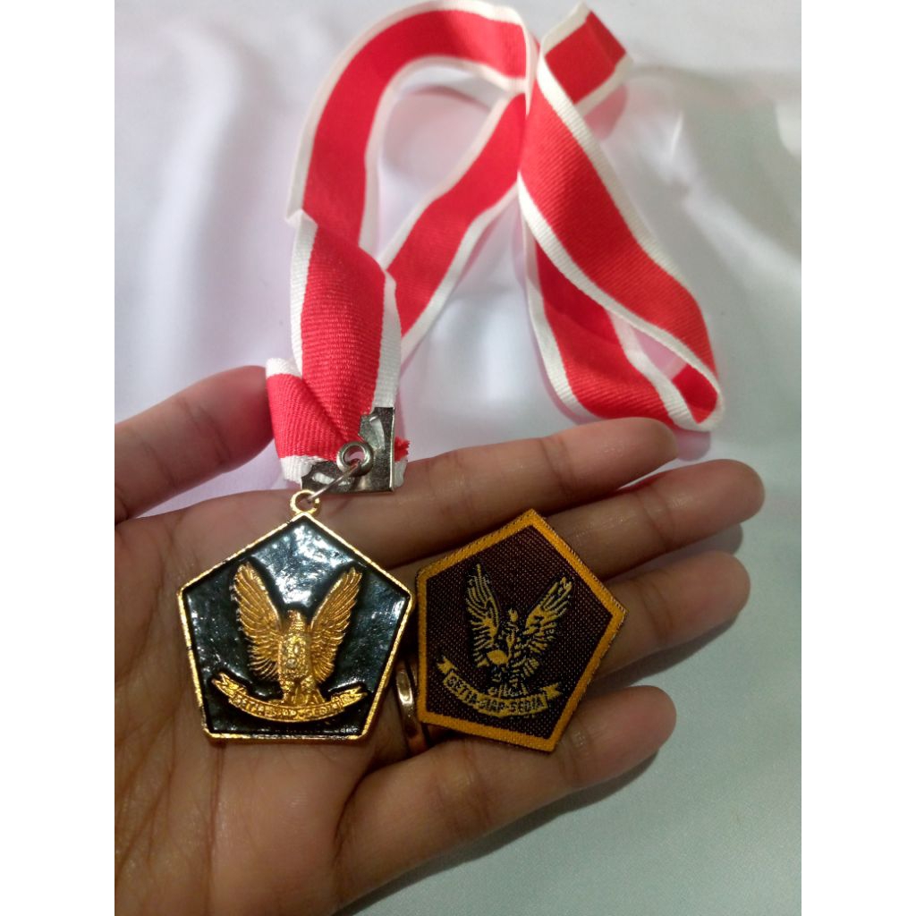 Medali garuda pramuka kelengkapan/medali tali woben tanda harian+kardus