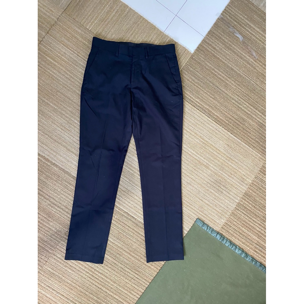 The Executive celana panjang pria