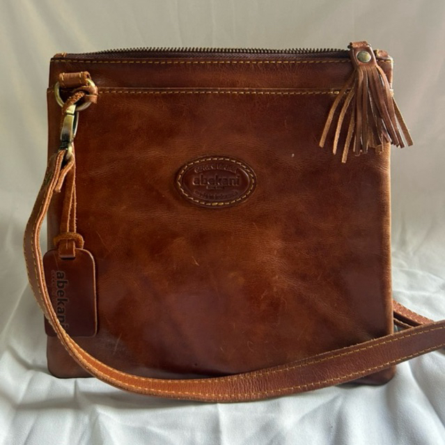 clearance sale preloved | tas selempang kulit ABEKANI ori