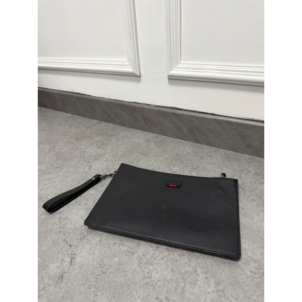 Preloved Gucci Cluth Vintage