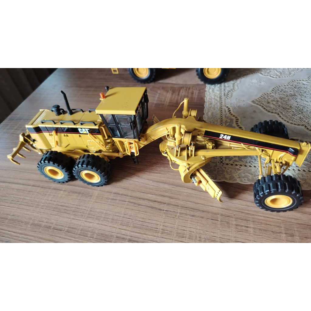 miniature grader