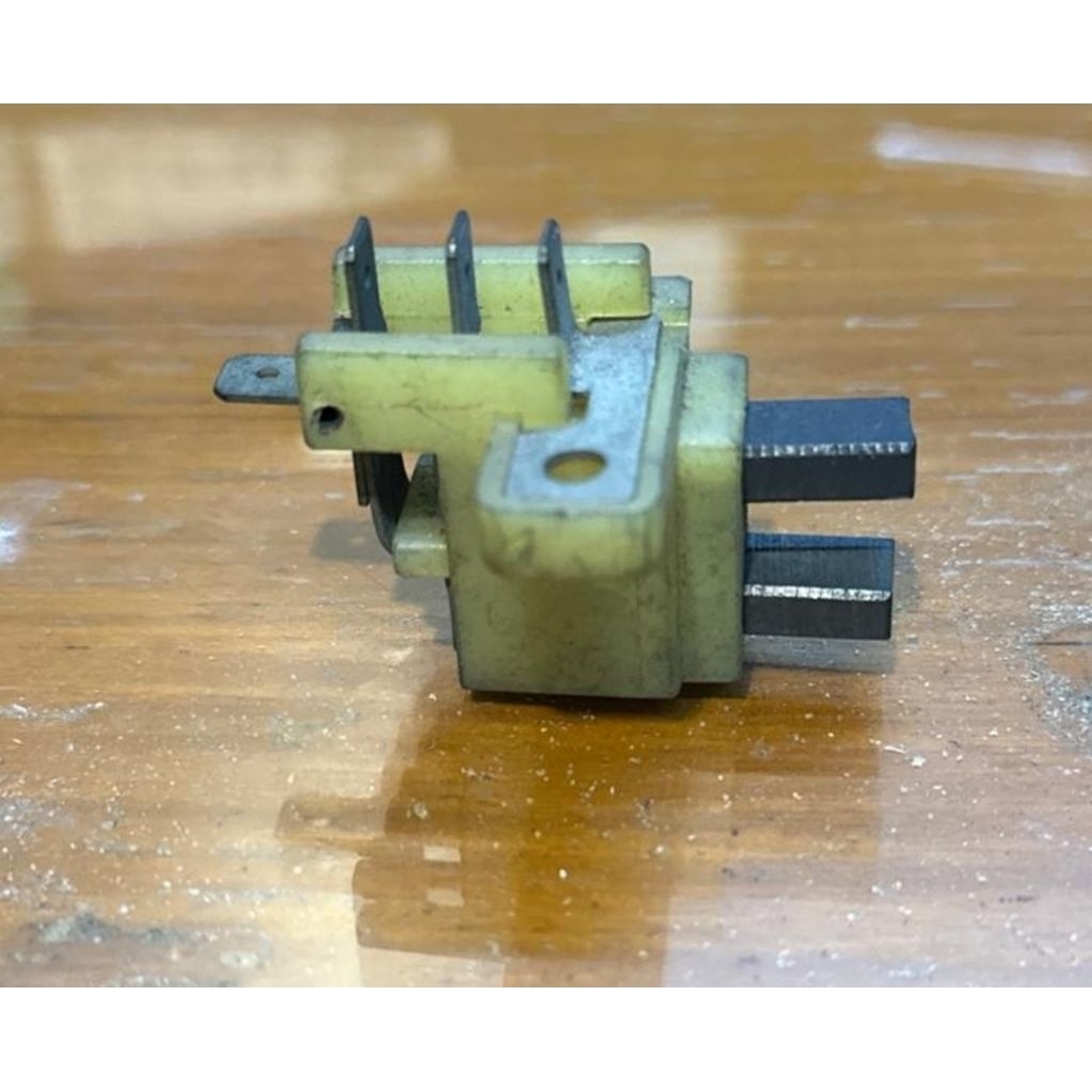 Bostle arang alternator untuk mobil Fiat carbon brush kul dinamo assy