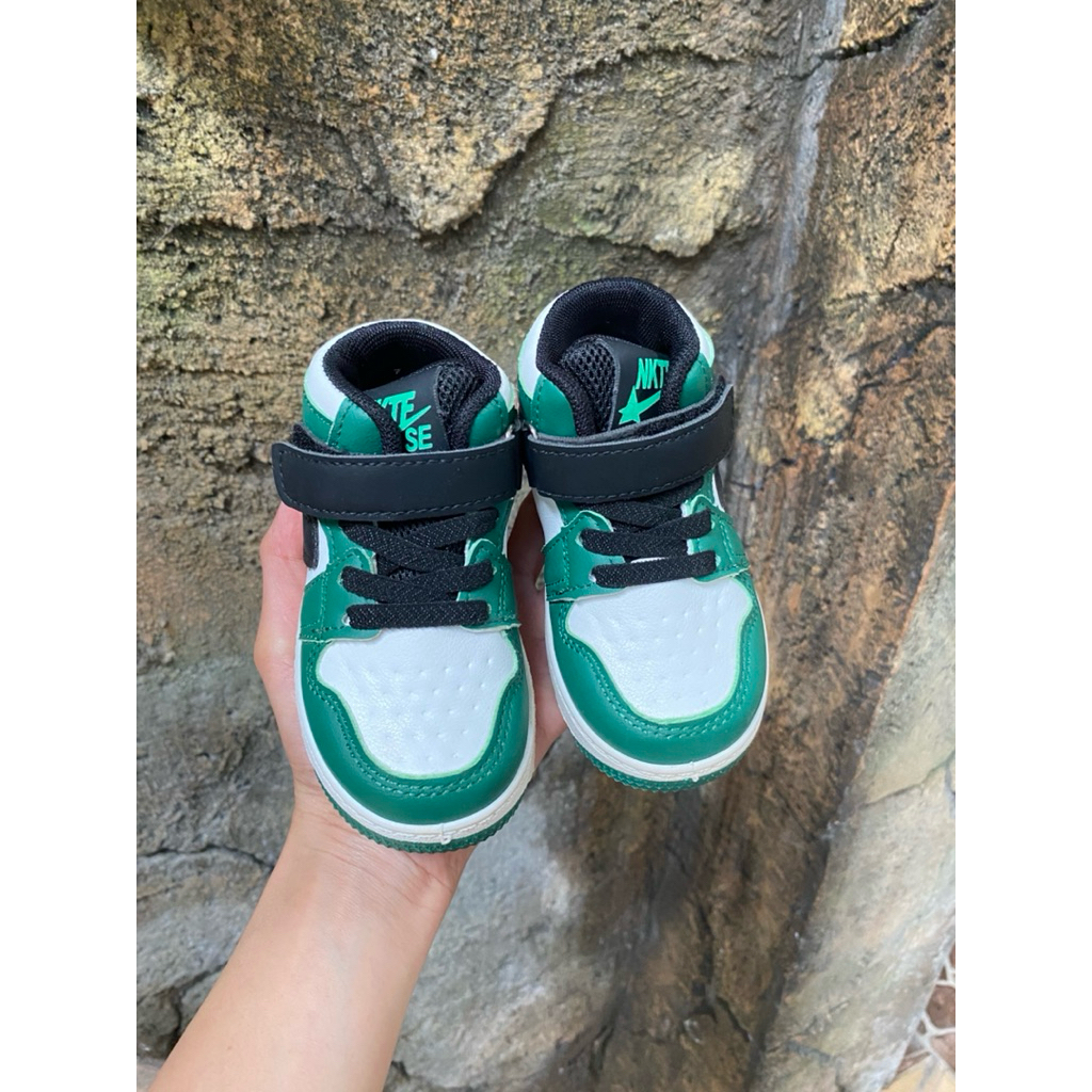 Preloved sepatu anak laki2 usia 1 tahun