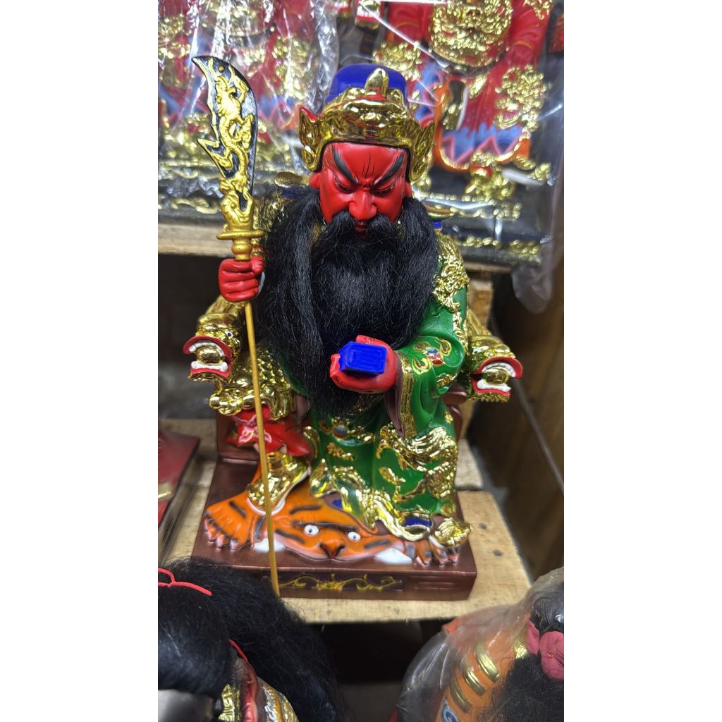 patung dewa kwan kong / kwan kung / guan yu - duduk - fiber - 8 inch