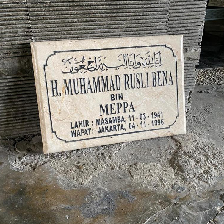 BATU NISAN LEMPENGAN MARMER 20X30/PAPAN NAMA KUBURAN MARMER