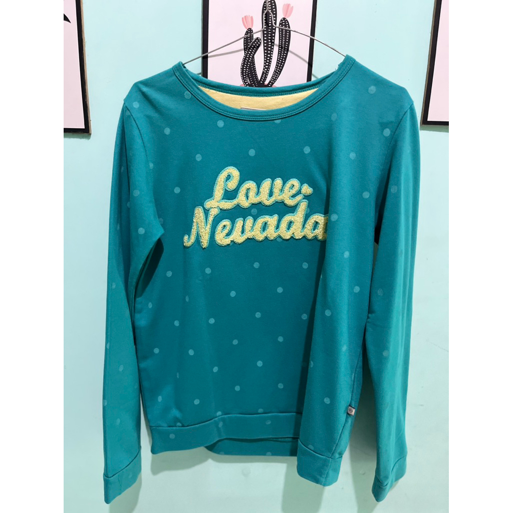 Preloved Sweater Nevada