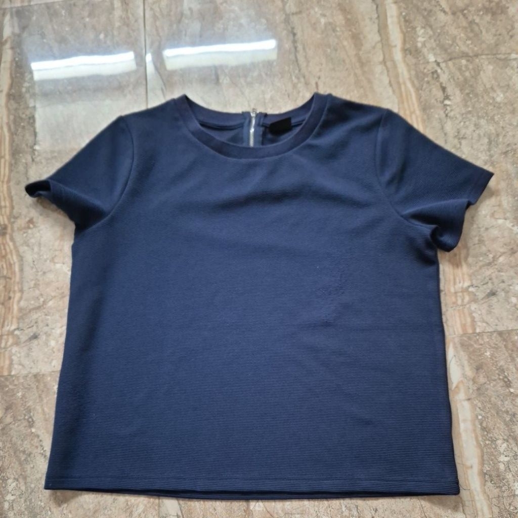 Atasan wanita iora navy