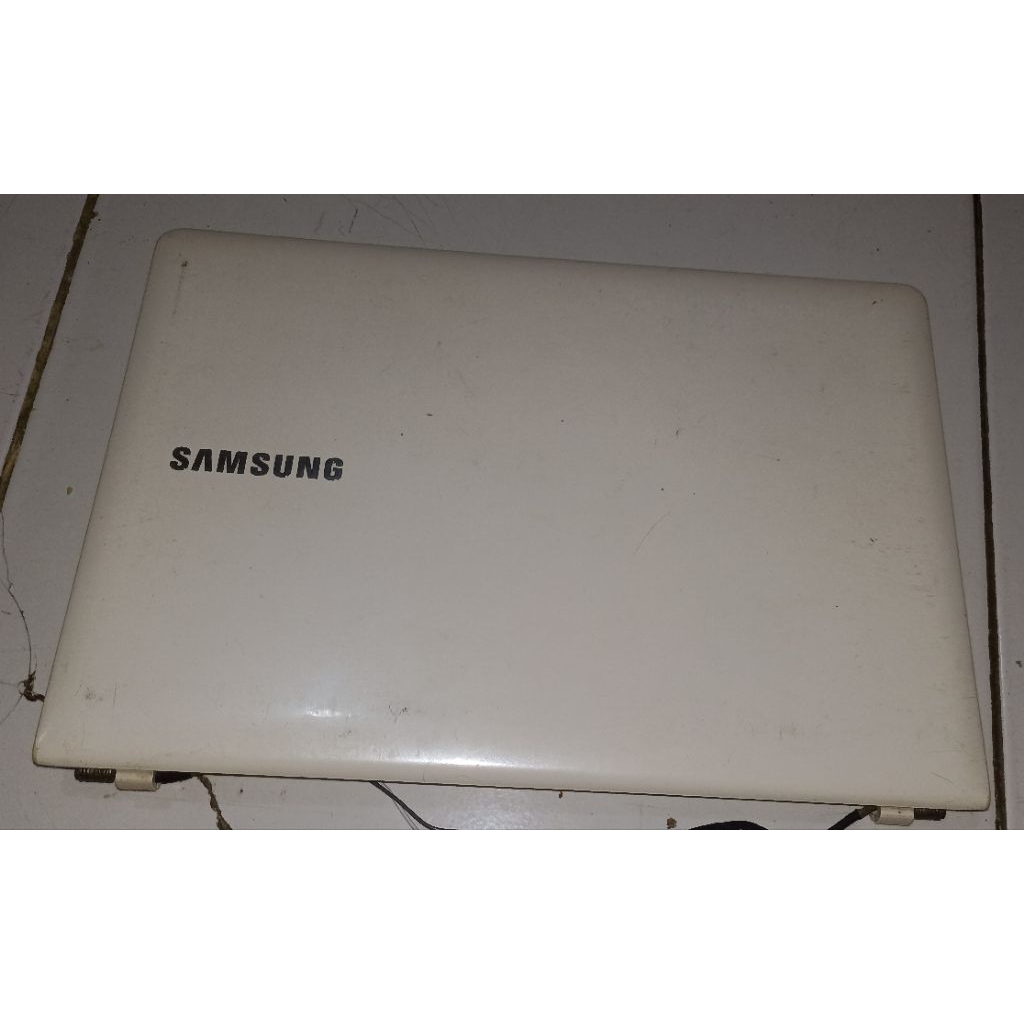 layar LCD laptop Samsung