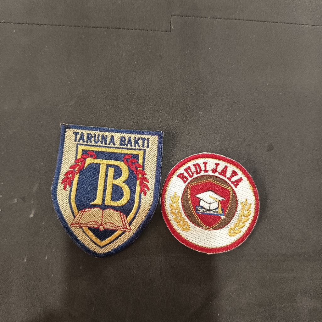 Custom bordir badge