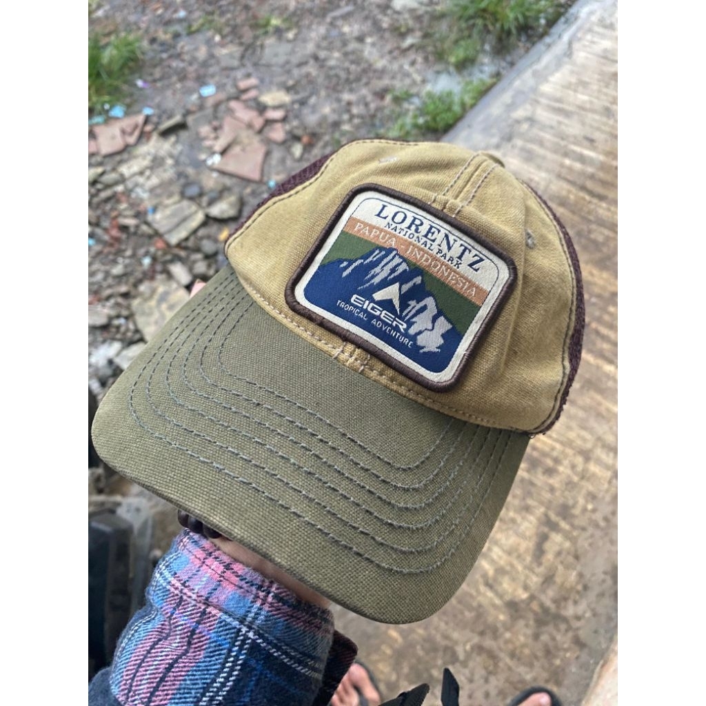 Topi eiger edisi Lorentz