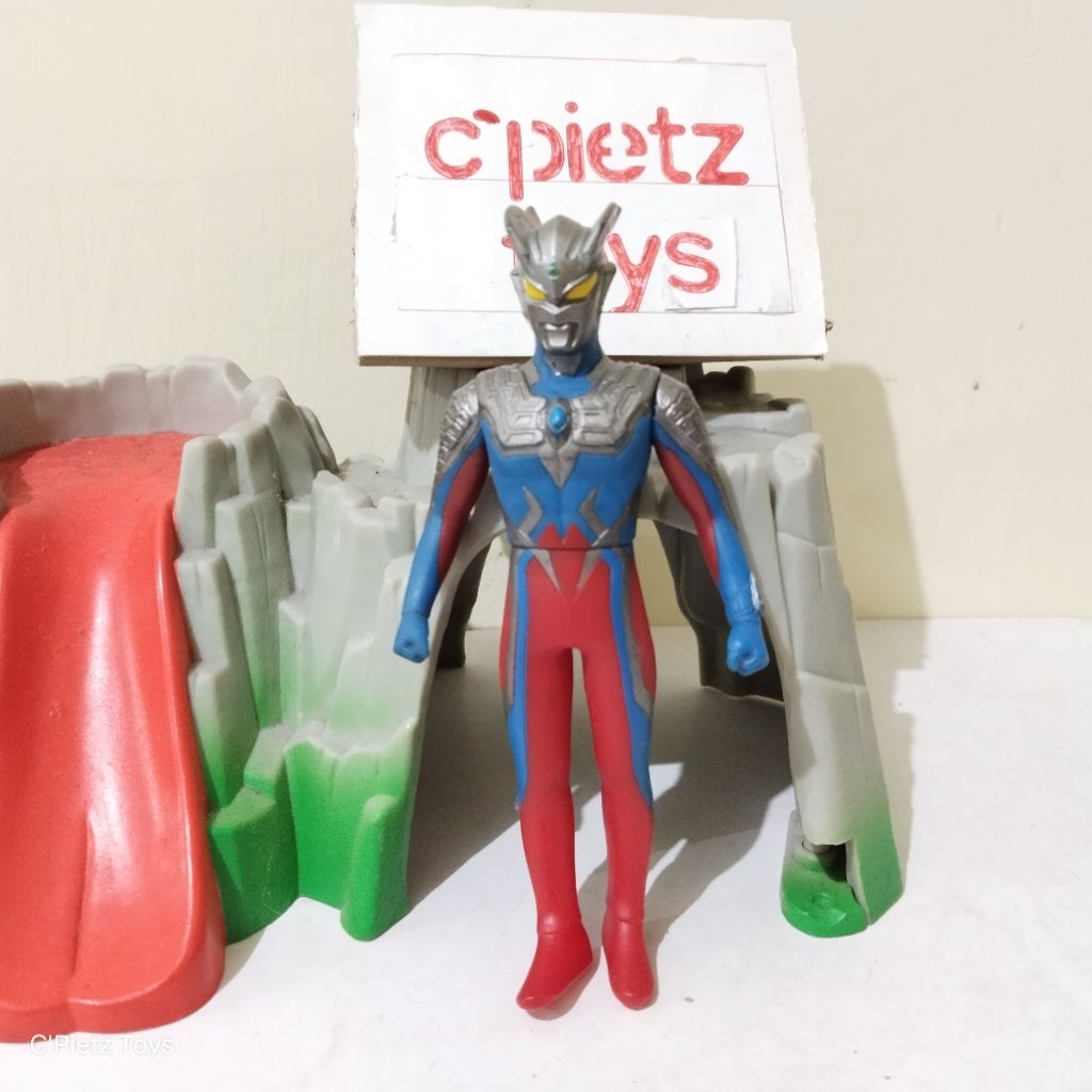 Figure Bandai Ultraman Zero - Ultra Hero 500 Series (Second/Preloved)