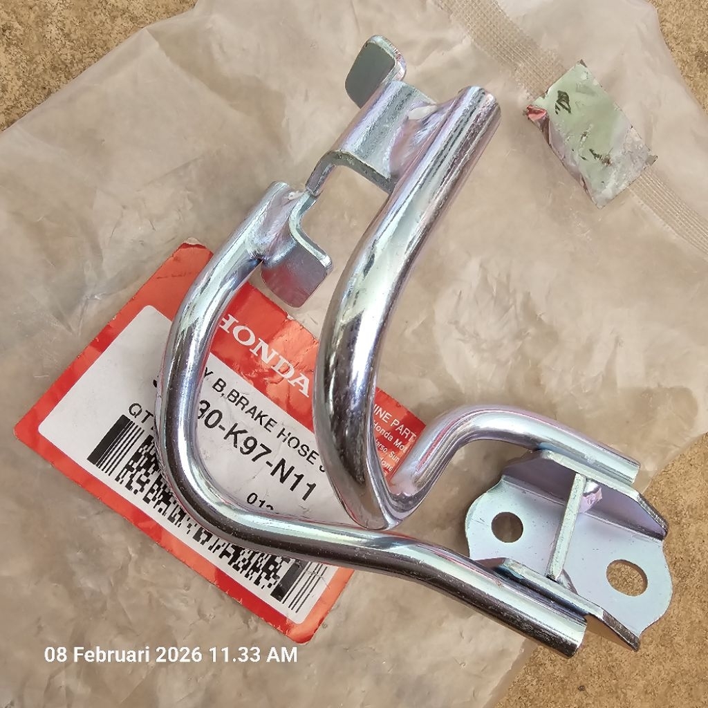 Dudukkan B sambungan selang rem honda PCX 150 K97. 50330-K97-N11