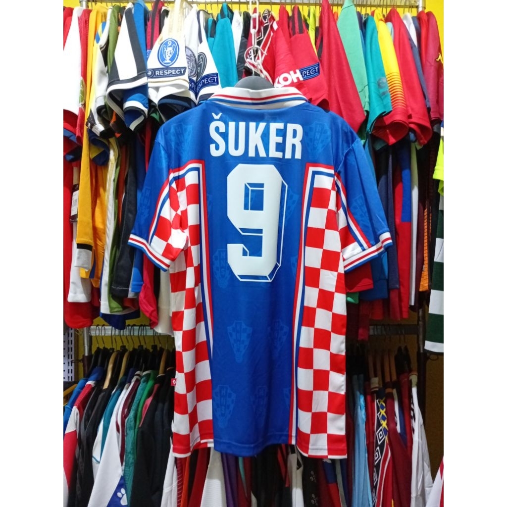 [NAMESET VELVET] JERSEY BOLA RETRO GO KROASIA 1998 SUKER 9