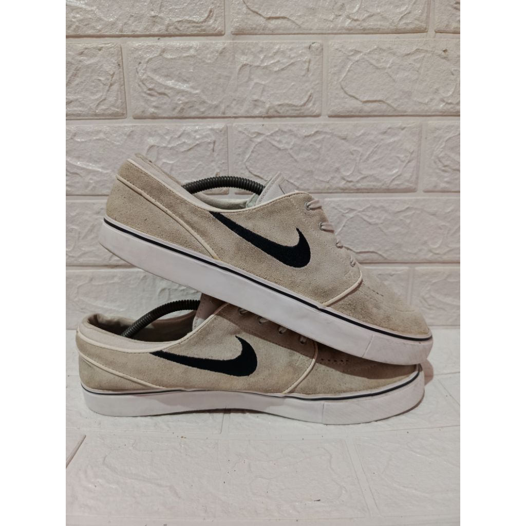 Sepatu Sneakers nk£ SB Stefan Janoski Summit White size - 46