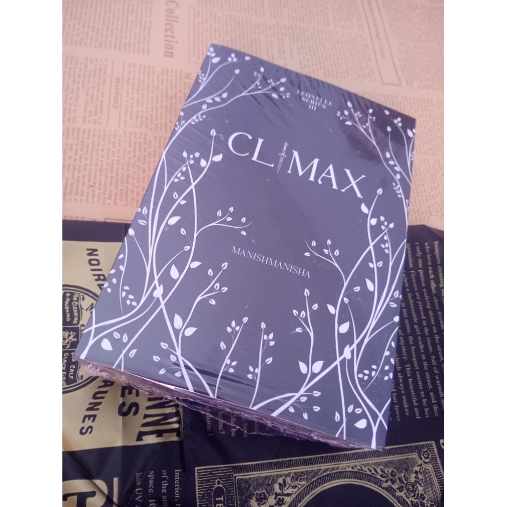 Novel Climax, softcover