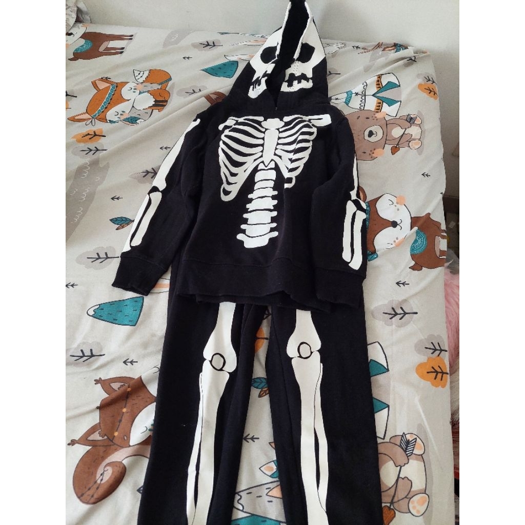 Set Skeleton Hoodie & Celana H&M 4y