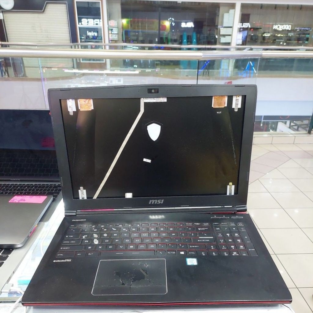 Laptop Msi Ms-16J5 Core i7 GTX mati total tanpa lcd tanpa ram tanpa ssd jual casing dan mesin saja n