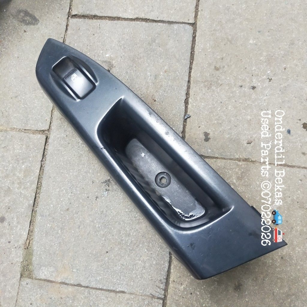 saklar switch power window kanan belakang hyundai Getz