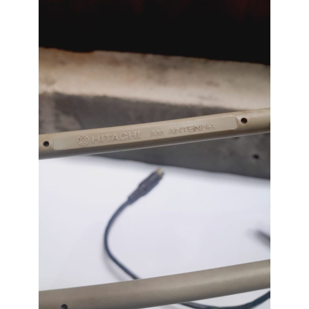 Antena radio tuner Hitachi ORI & kabel konektor ke amplinya