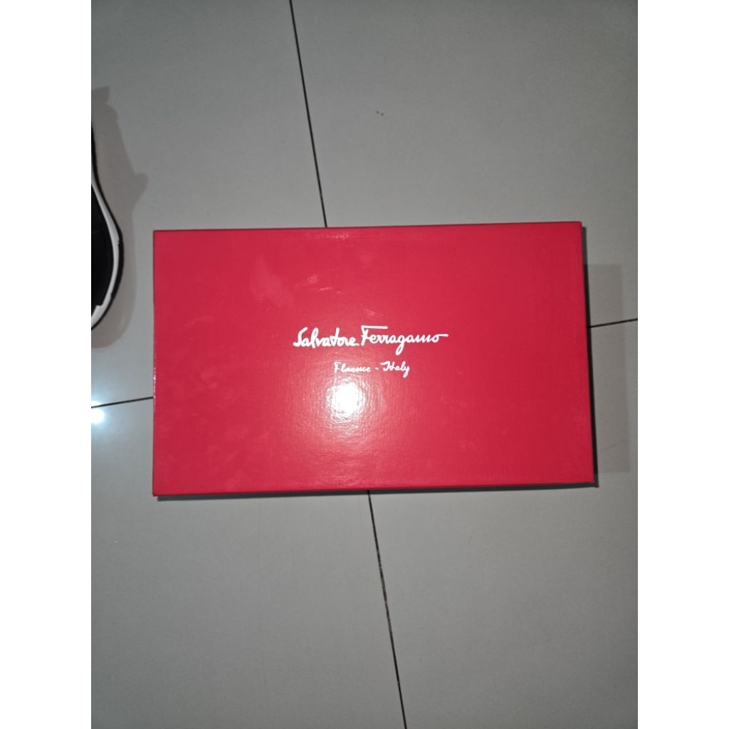 Sepatu Pria Salvatore Ferragamo No 39