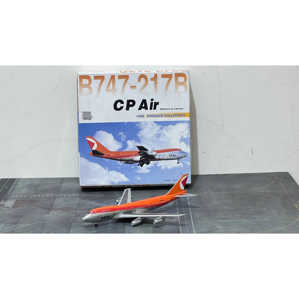 Diecast Pesawat CPAir C-FCRB Boeing 747-217B 1/400 Dragon Wings