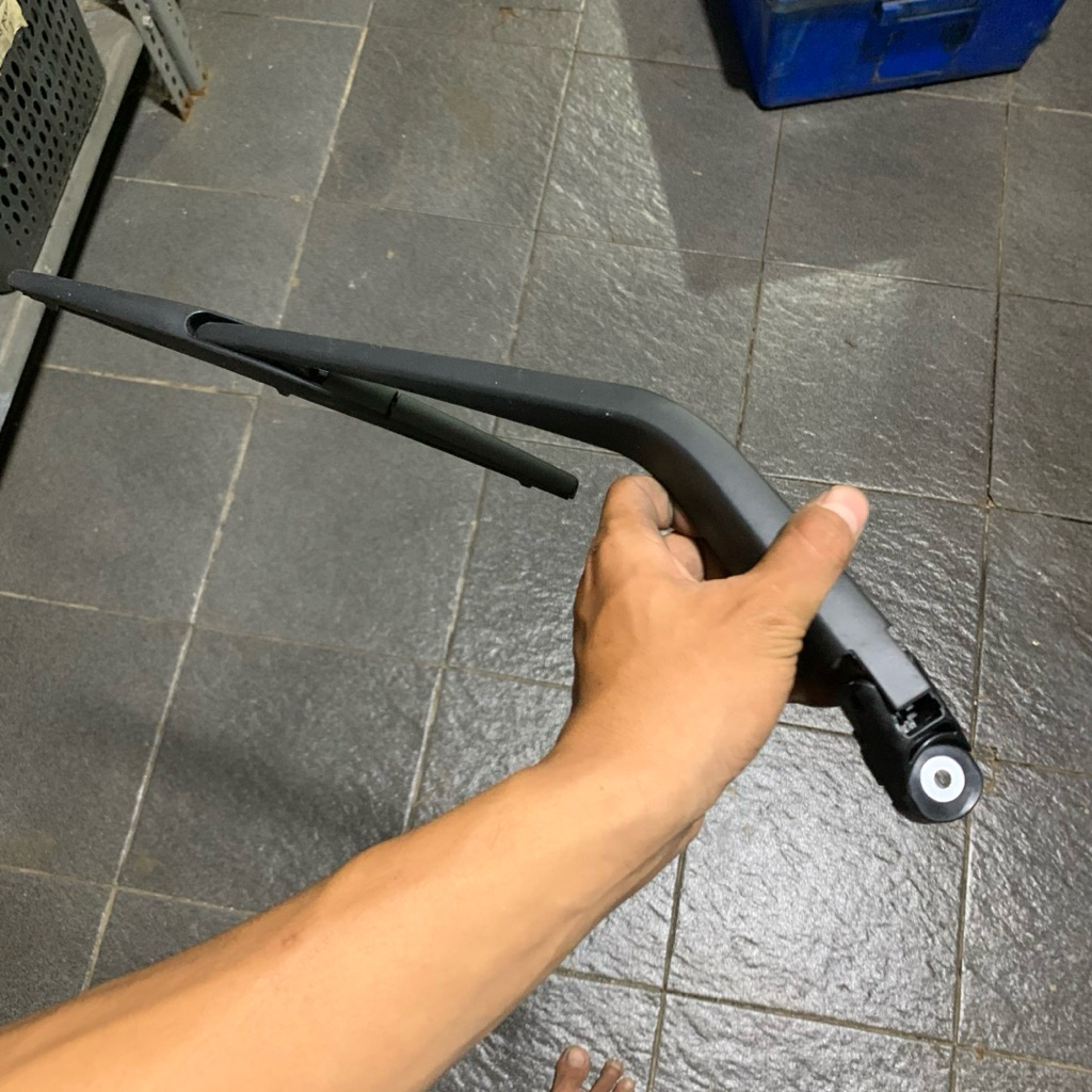 Wiper Blade Belakang Toyota Fortuner Yaris 2004-2015 - 7772 (Ori)