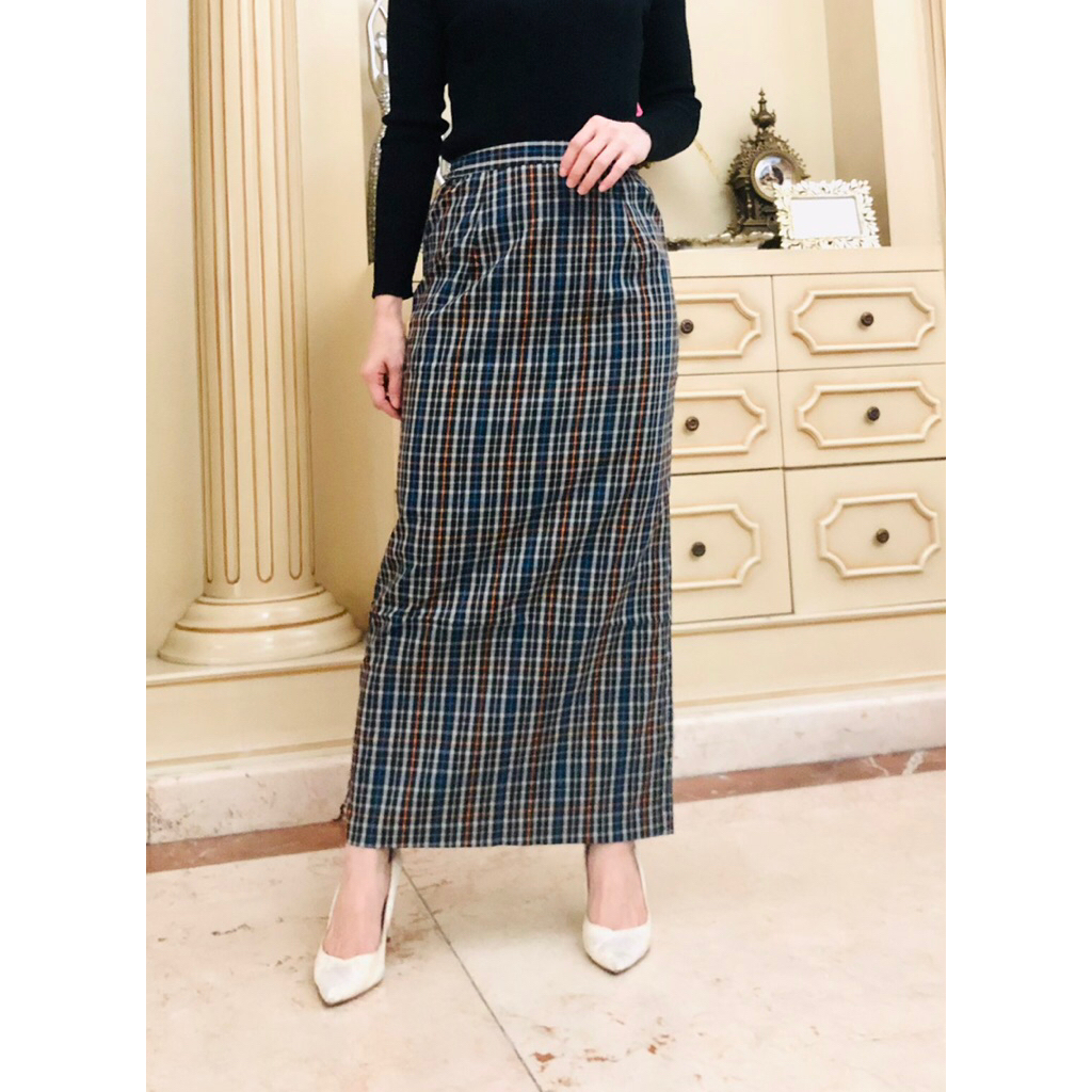 Rok Panjang Lurus kotak kotak. Maxi skirt kotak kotak. Rok Panjang kotak kotak. Rok Lurus motif kota