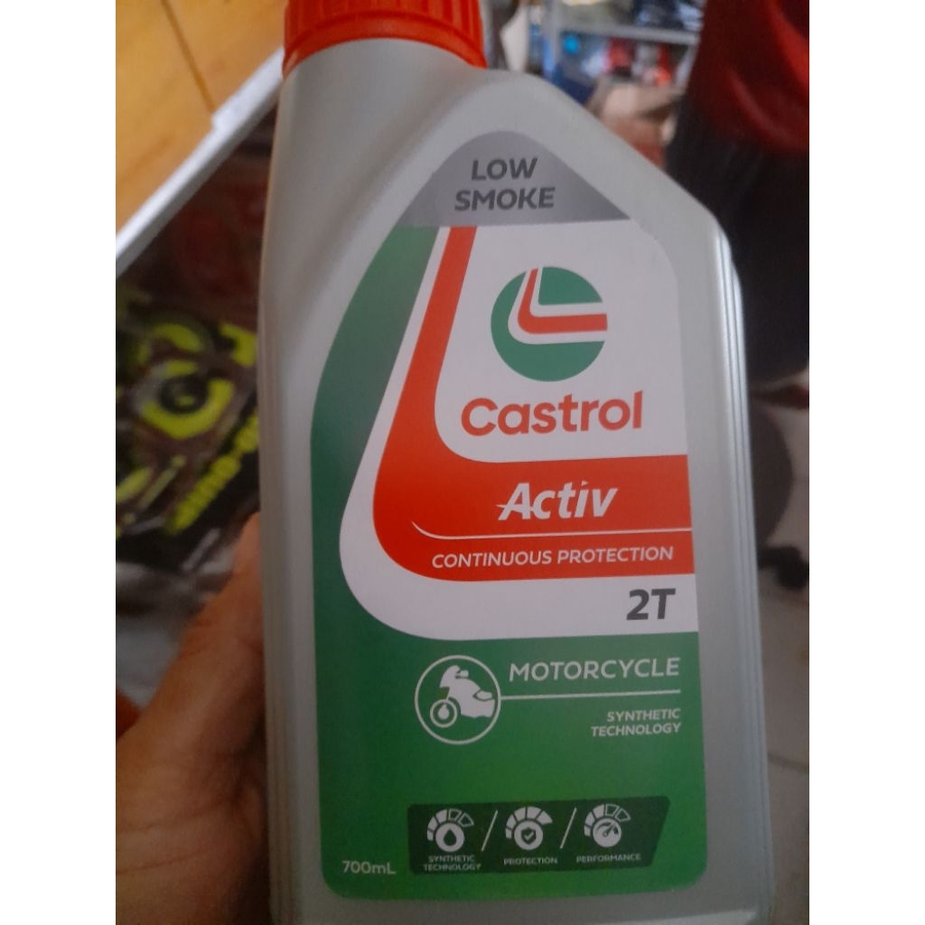 oli castrol 2T