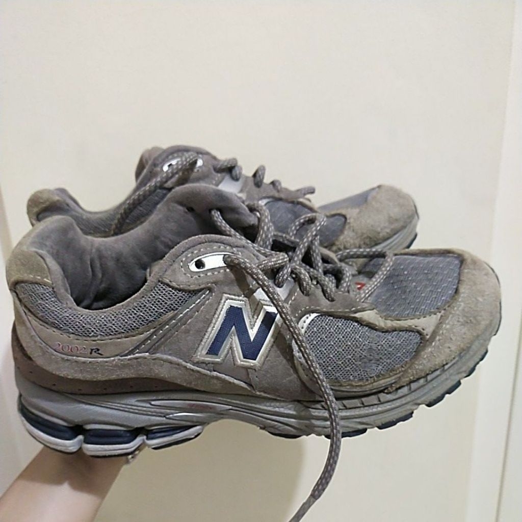 SEPATU WARNA ABU PL NB ORI
