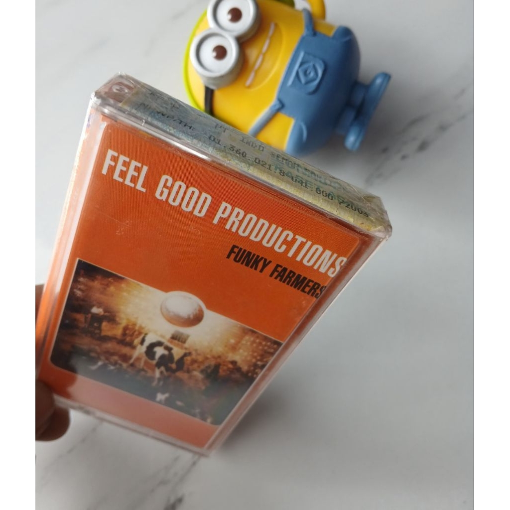 kaset pita funky farmers segel