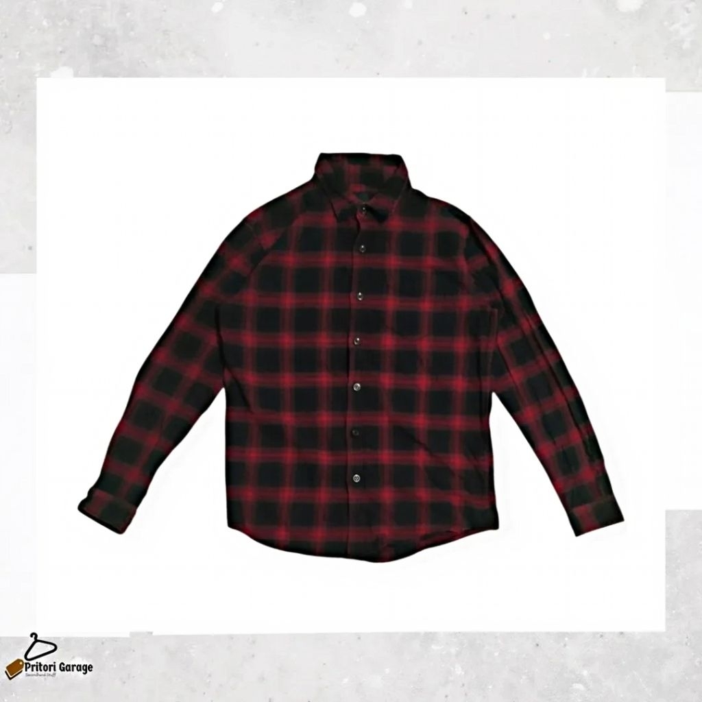 Kemeja Long Sleeve Shirt Flannel Veterano TBJ Nearby Red Black Red Colour Vintage M