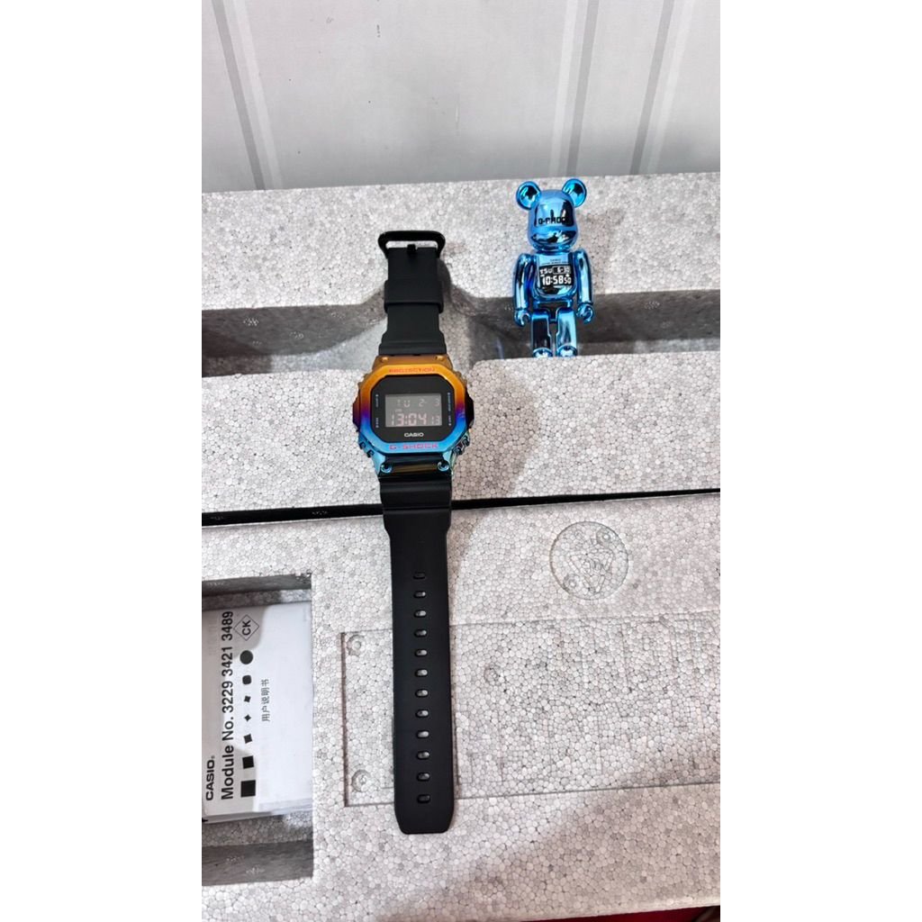 JAM TANGAN GSHOCK X BEAR BRICK GM-5600SN