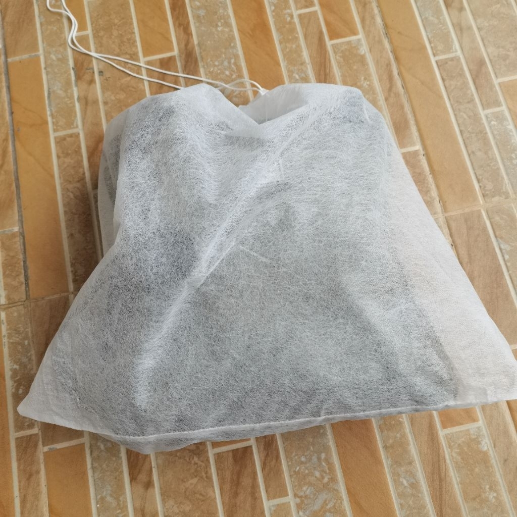 1327. TAS SLEMPANG CALVIN KLEIN KULIT ASLI WARNA HIJAU  PRELOVED