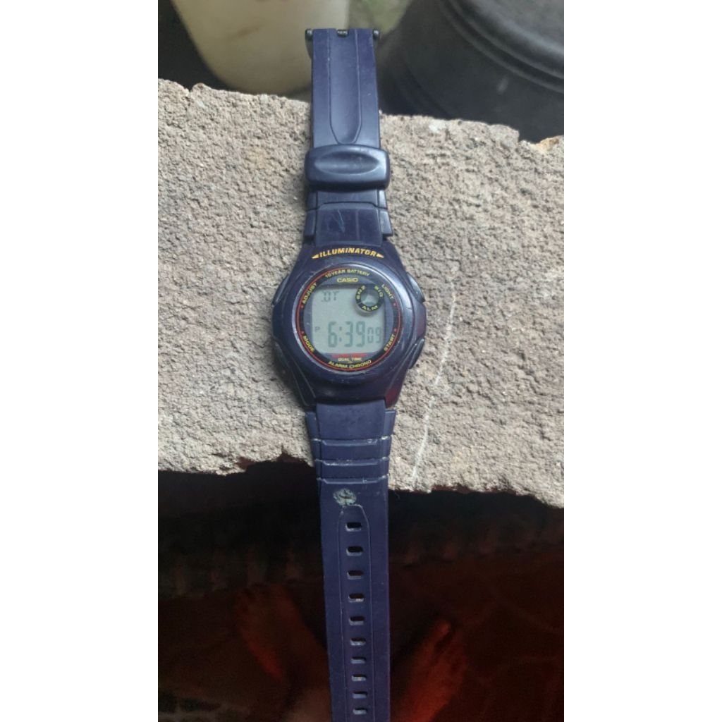 Casio F-200