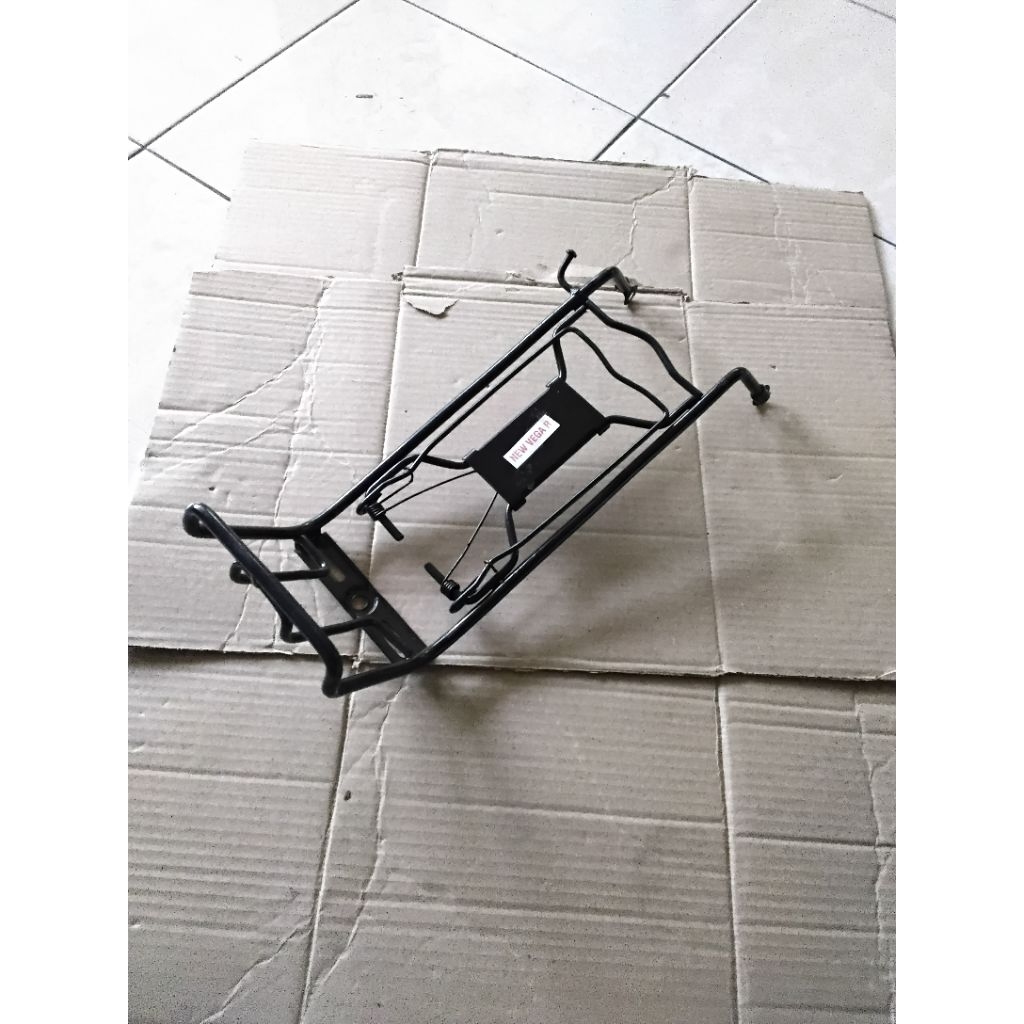 Rak Jepit Tengah Vega R New. New Vega R Bahan Besi Tebal Hitam dan Crom