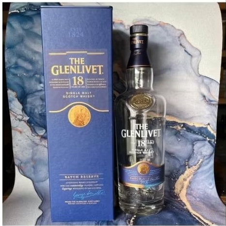 Botol bekas, botol kosong "The Glenlivet 18"  bagus untuk pajangan mini bar dan hiasan kamar