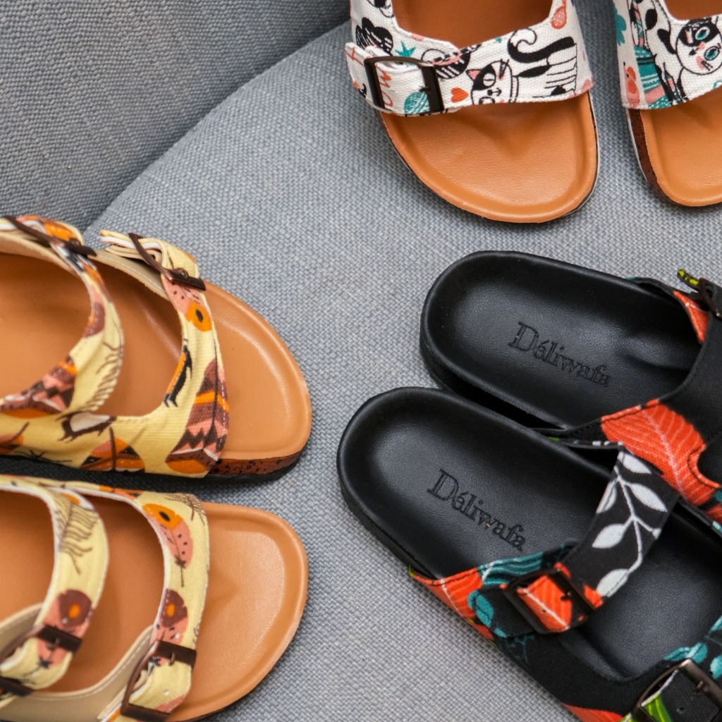 Deliwafa - [Sandal Wanita]  2 Gesper Leaf Sandal