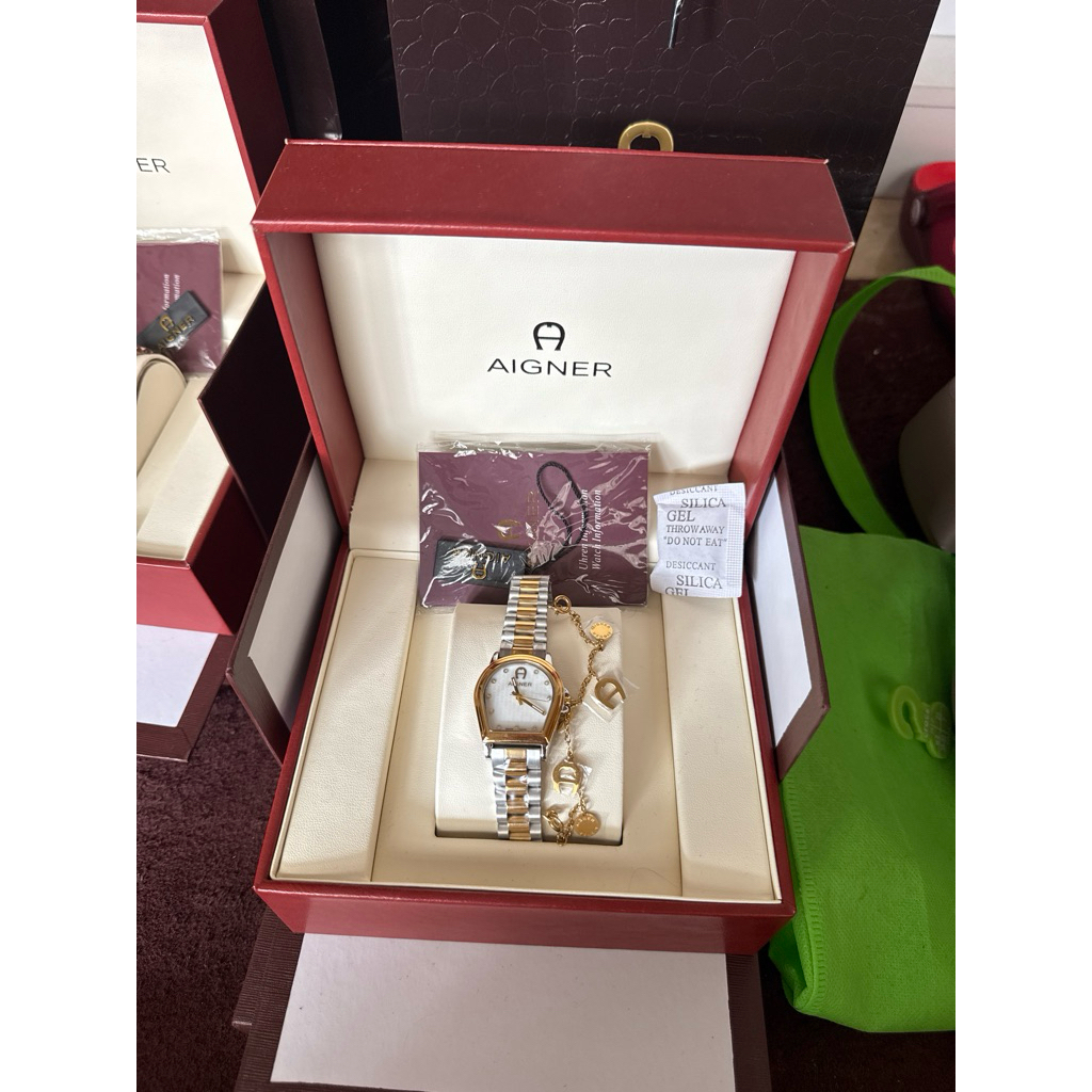 jam tangan wanita Aigner cremona with gelang