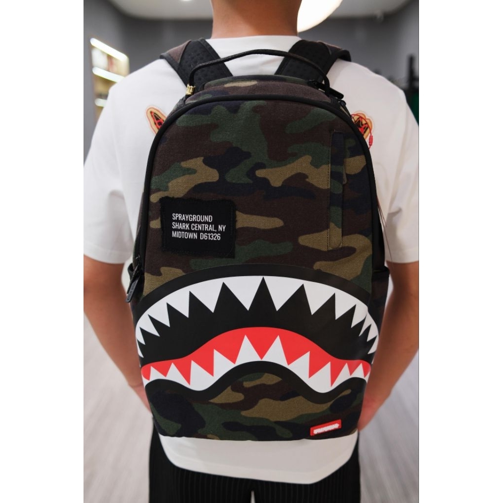 SPRAYGROUND SHARK CENTRAL CAMO BACKPACK