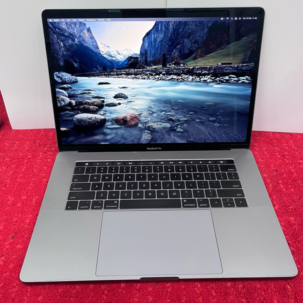 Macbook Pro 15 inch 2017 Intel Core i7