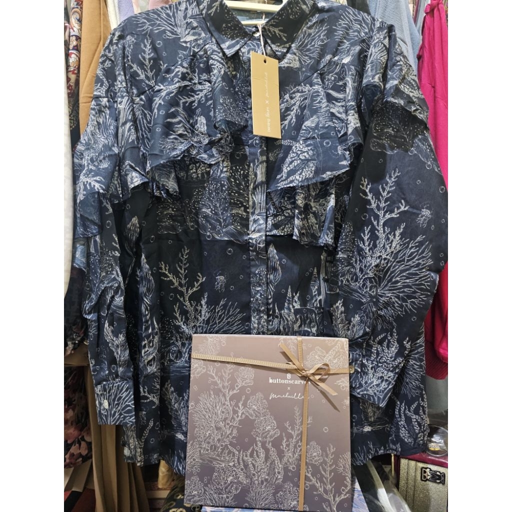 New Benang Jarum x Mmehuillet El Mar Minorca Shirt with Ruffle Navy bundling New Buttonscarves x Mme