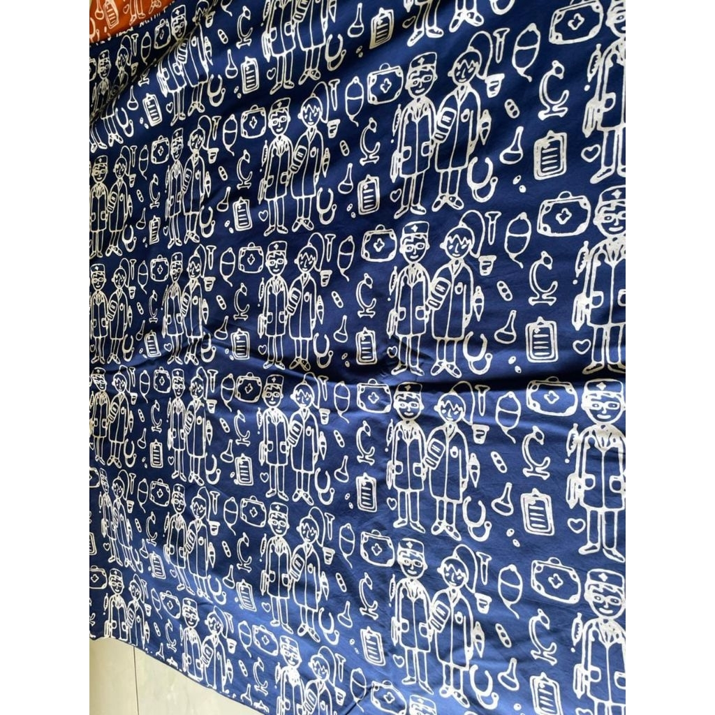 Kain batik cap motif dokter nurse
