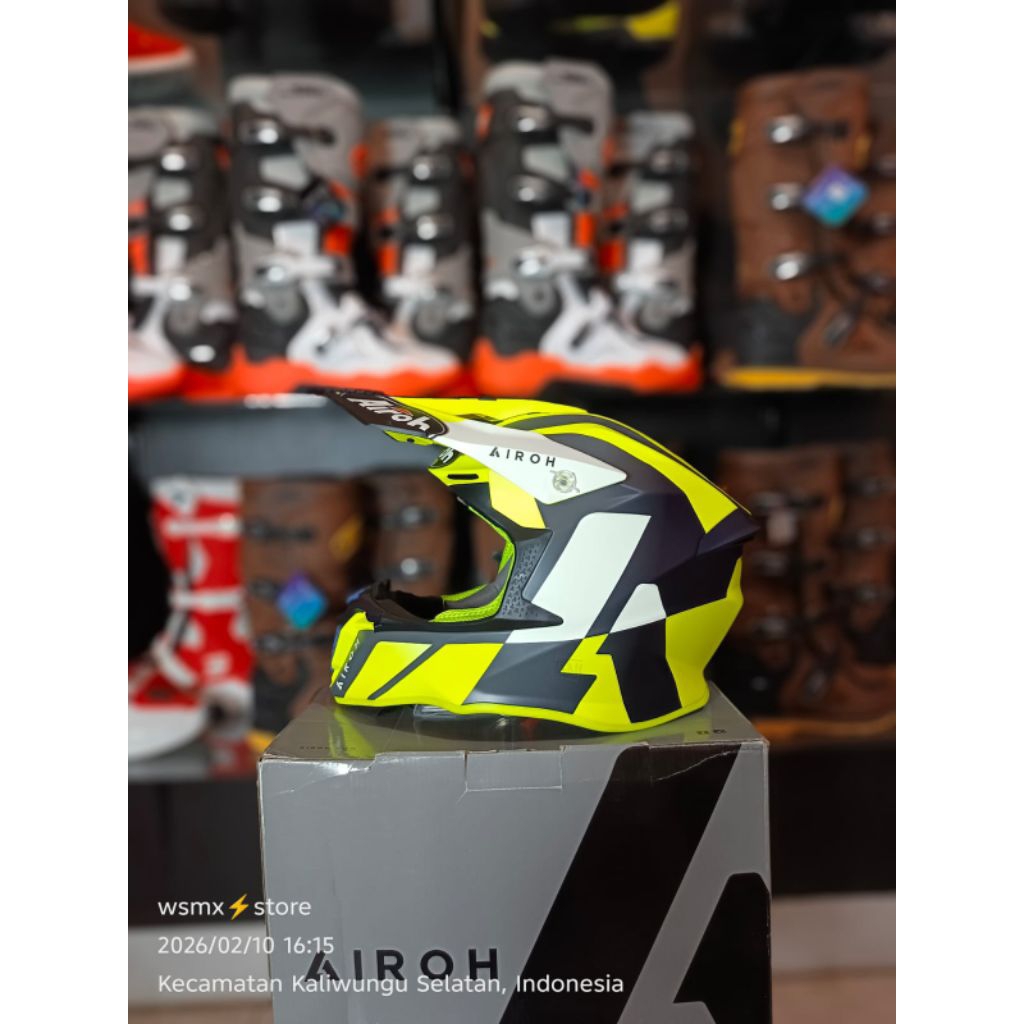 HELM AIROH TWIST 2.0 ORIGINAL. HELM CROSS AIROH TWIST. HELM TRAIL AIROH TWIST